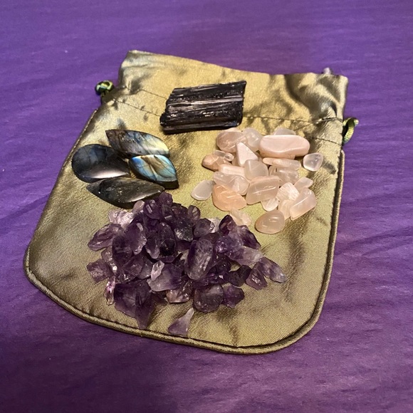 Pouch of Protection - Picture 4 of 9